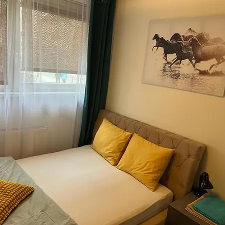 Last Pub Rynek-klima-parkigfree-netflix-youtube Apartment Wroclaw