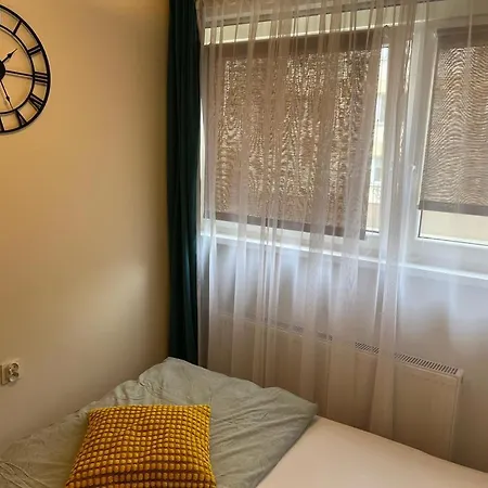 Last Pub Rynek-klima-parkigfree-netflix-youtube Apartment